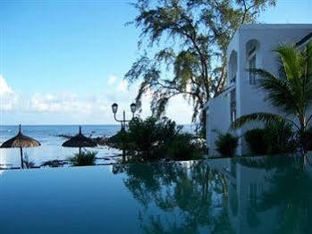 Oasis Beach Club Pointe-aux-Piments Bagian luar foto