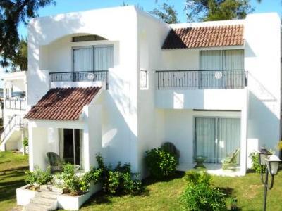 Oasis Beach Club Pointe-aux-Piments Bagian luar foto